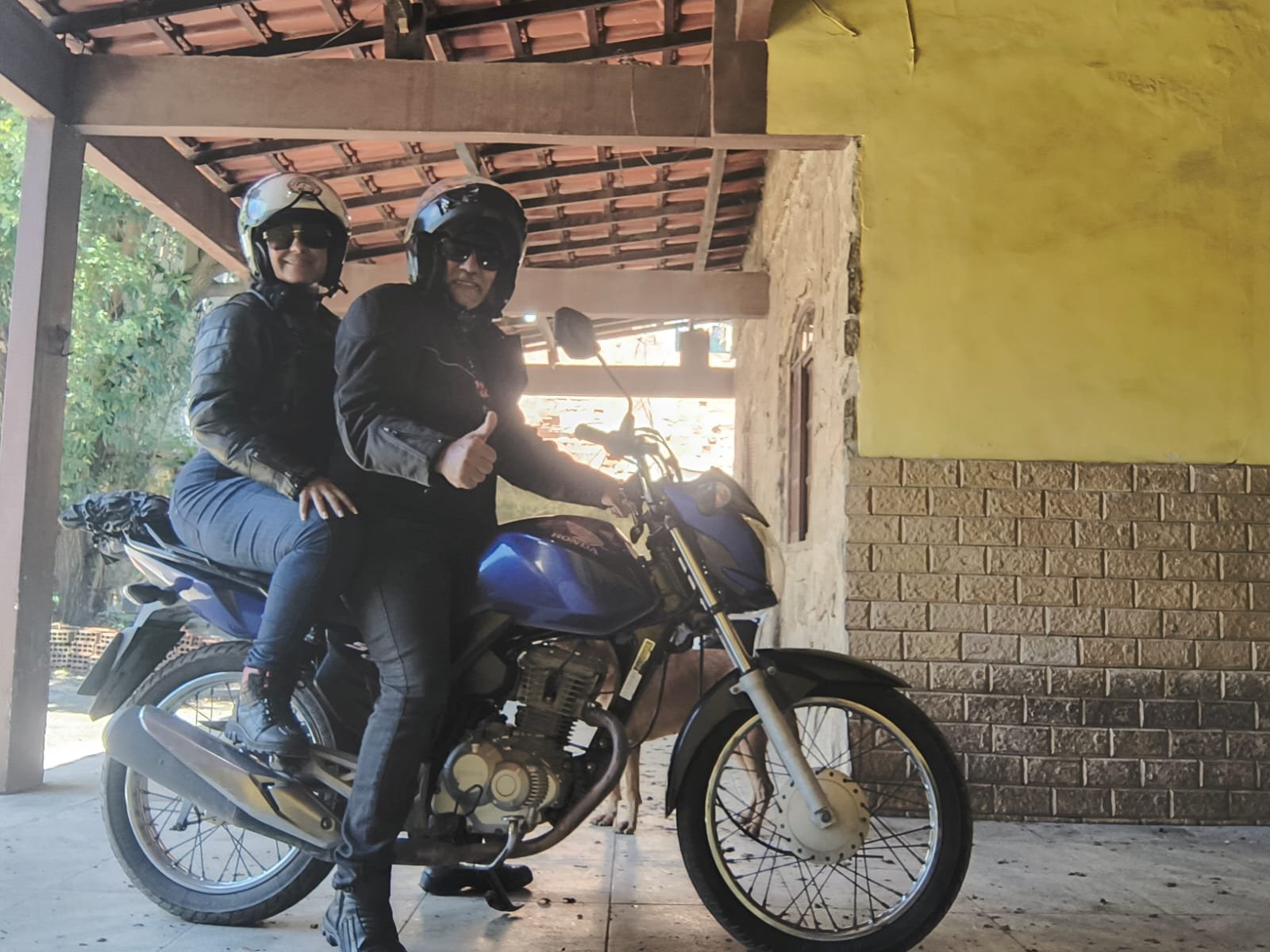 A essência do motociclismo em uma viagem de CG 150.