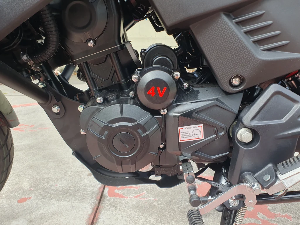 Motor monocilindrico SBM com arrefecimento liquido da Shineray Storm 200