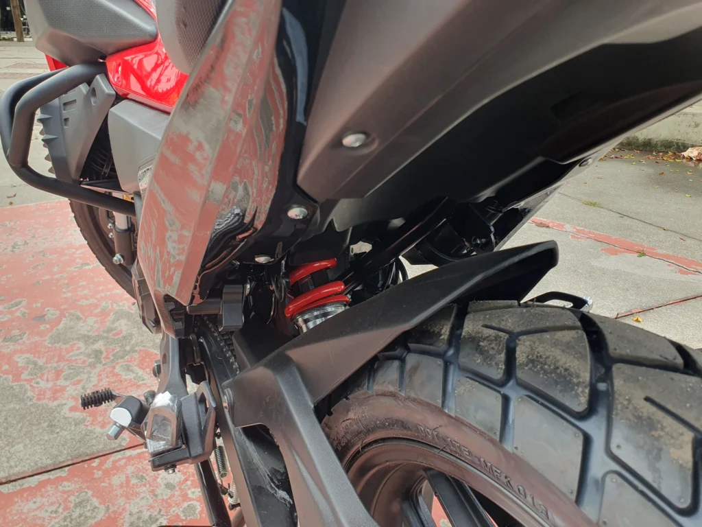 Amortecedor traseiro tipo monoshock monoamortecimento da moto crossover Storm 200