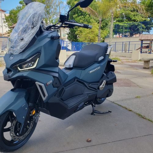 Nova Dafra ADXTG 150 2026: A Scooter que Quer Dominar a Cidade (e a Terra?)
