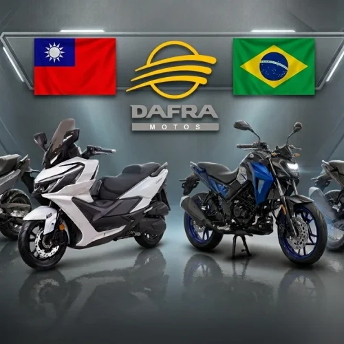Quatro modelos principais de scooters e motos da SYM/Dafra exibidos em destaque, com as bandeiras de Taiwan e Brasil e os logotipos SYM e Dafra no fundo.