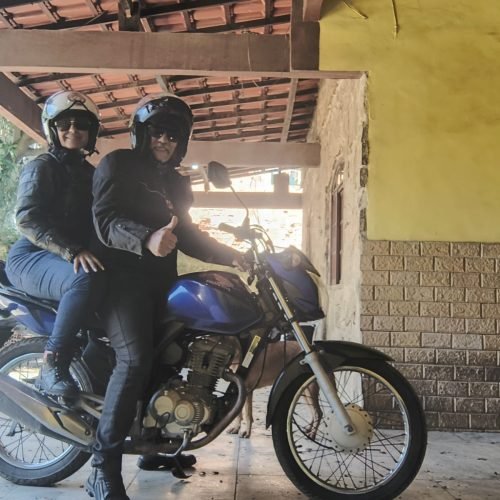 A essência do motociclismo em uma viagem de CG 150.